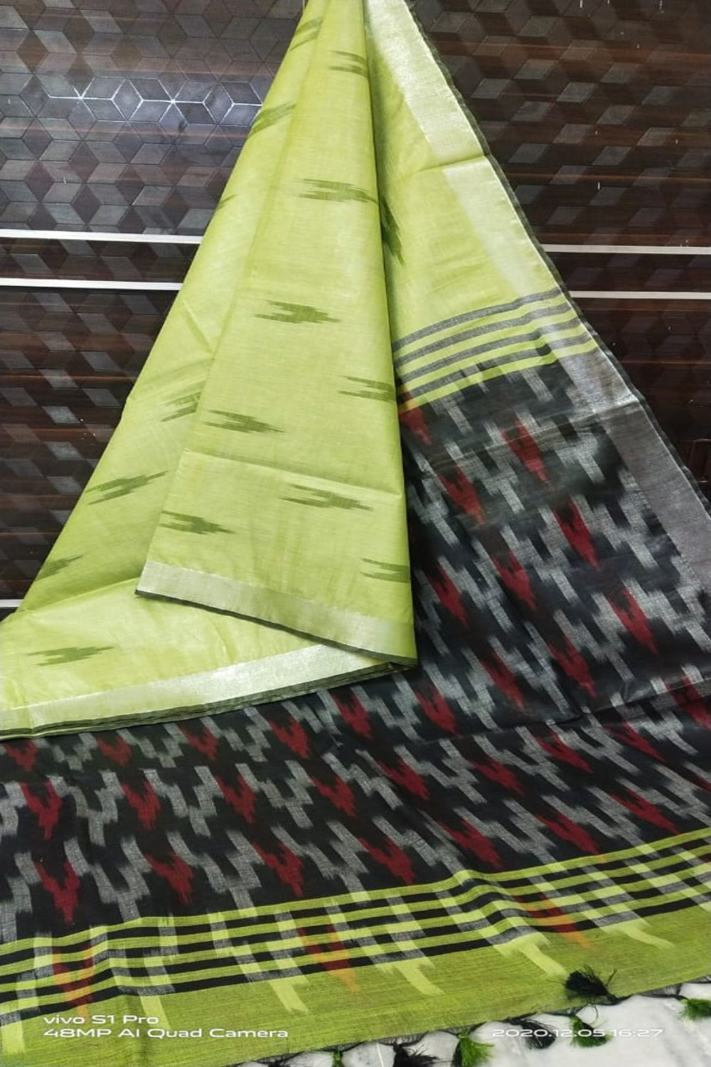 green cotton ikat handwoven saree - linenworldonline.in